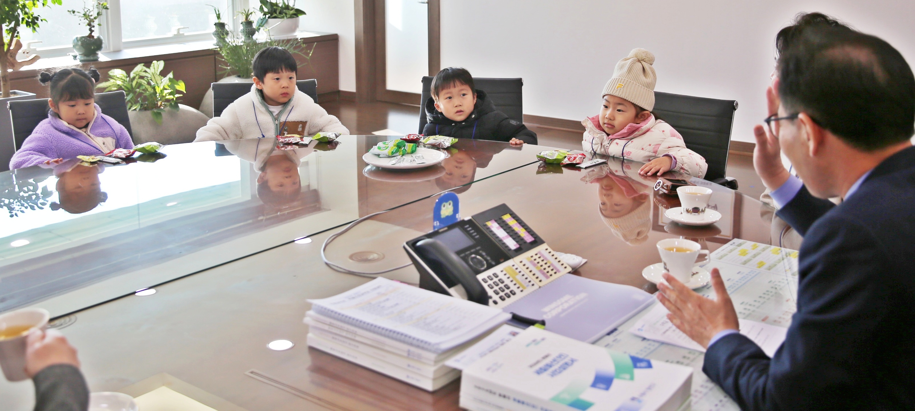 리라 어린이집 바자회 수익금 전달식2번 사진